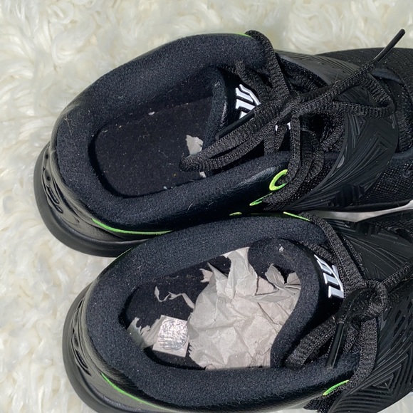 Nike Kyrie Flytrap 3 Basketball Sz 8 - Picture 12 of 14